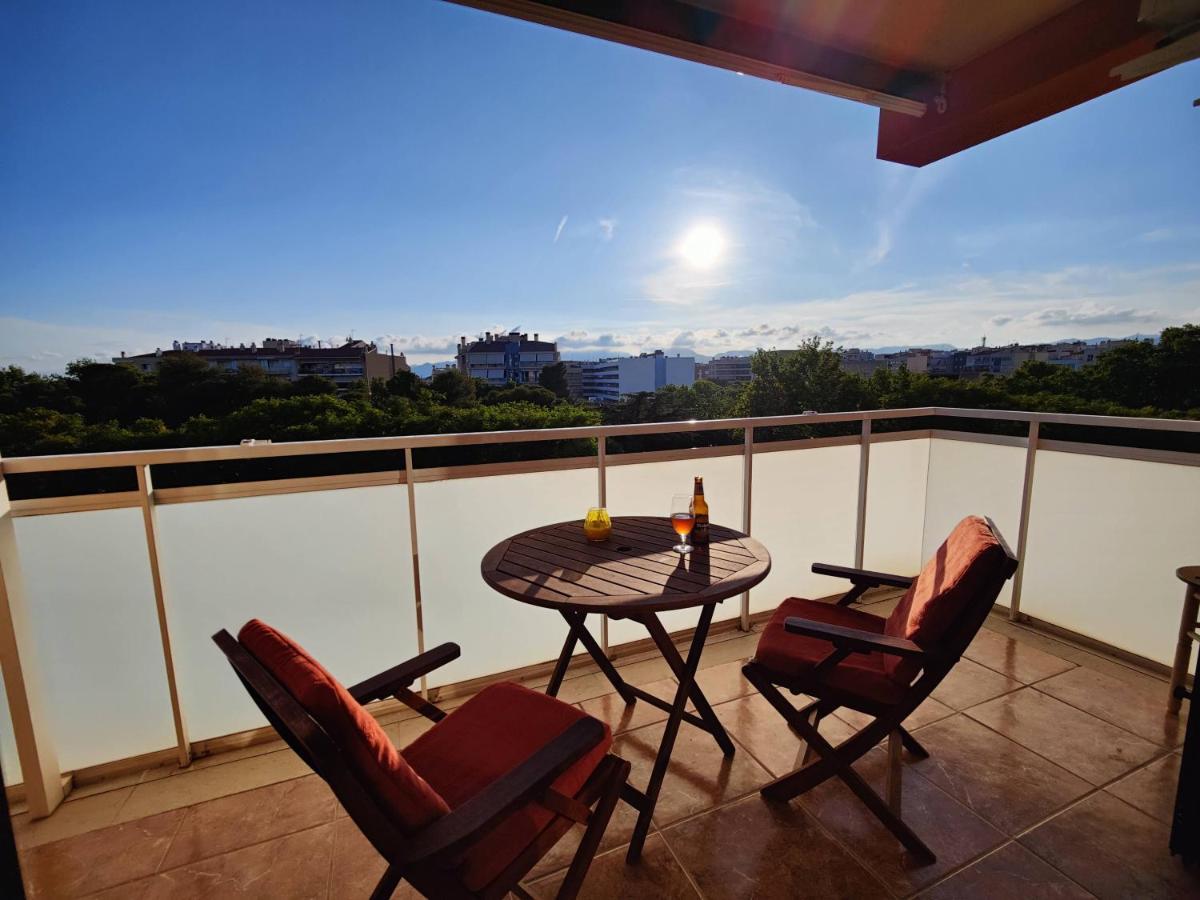 Sunny Flat With Balcony And Sea Views Apartment Cambrils Exterior photo